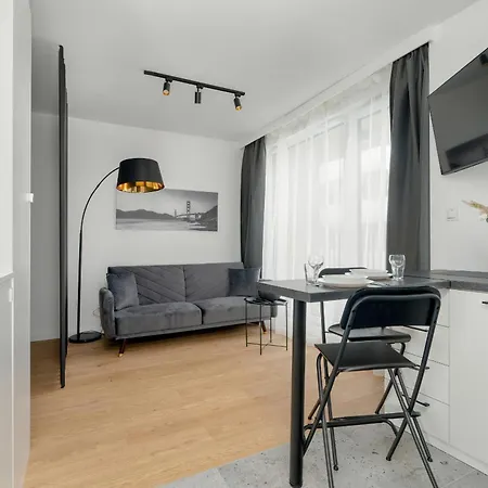 Szamarzewskiego With Balcony By Renters * Poznań