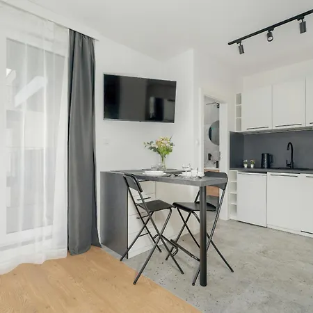 Szamarzewskiego With Balcony By Renters Posen